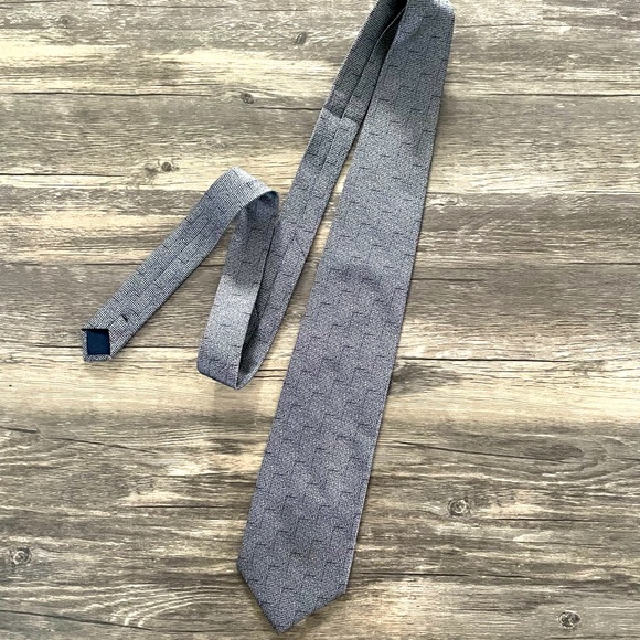 Gucci Other - GUCCI 100% Silk Tie - Made in Italy